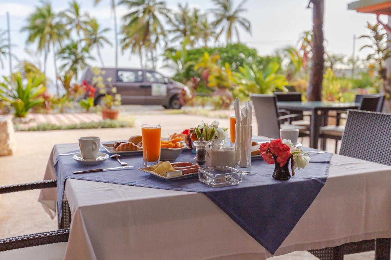 Hotel Oasis De Kiamu Лифу Экстерьер фото